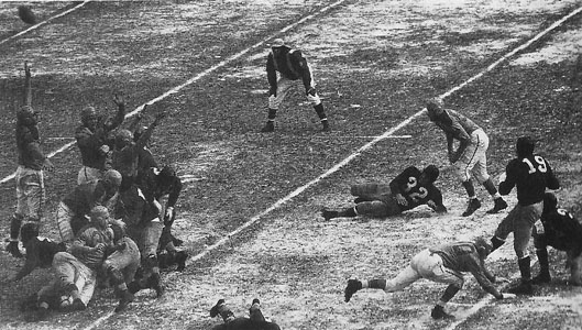 1945 NFL Championship Game Action - 2